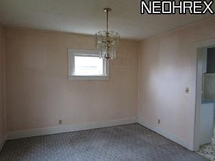 4th image of 217 College Ave