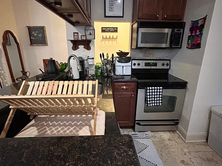 1715 Wallace St #202 — Photo 15