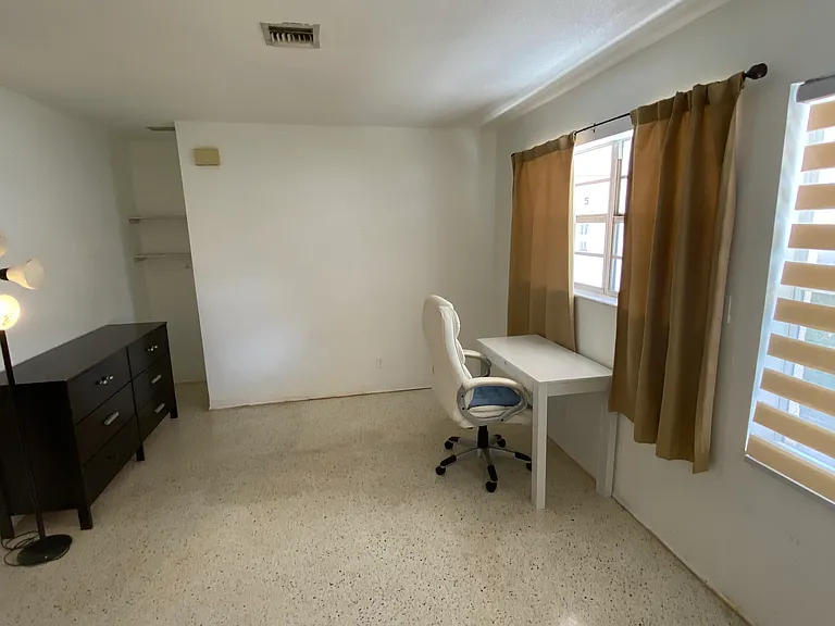 622 NE 4th St #4 — Photo 14