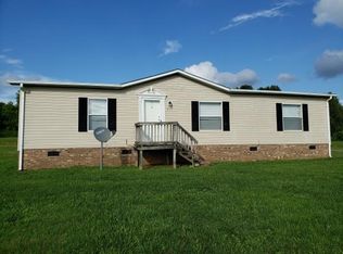 275 Chestnut Meadow Rd, Martinsville, VA 24112