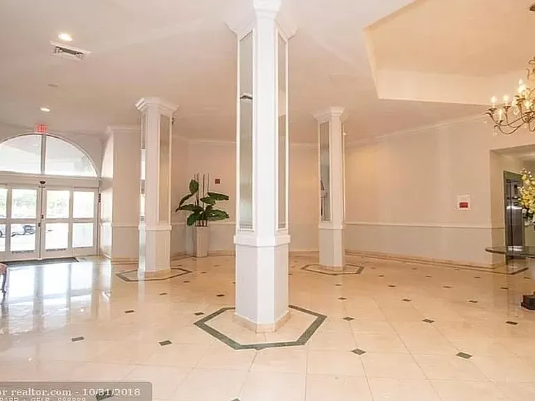 1301 NE Miami Gardens Dr #916 — Photo 9