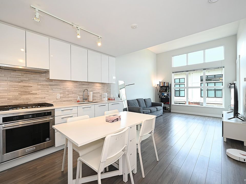 1st image of 9551 Alexandra Rd #427