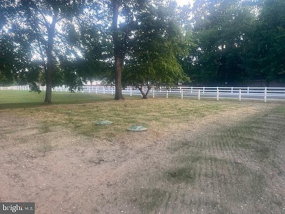 2nd image of 10557 Heritage Rd