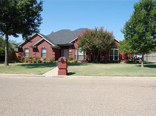 1616 Chaucer Dr, Cleburne, TX 76033