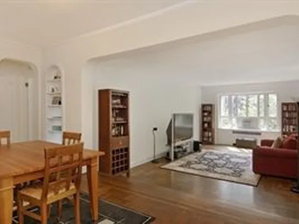 155 West 20th Street image 1 of 6