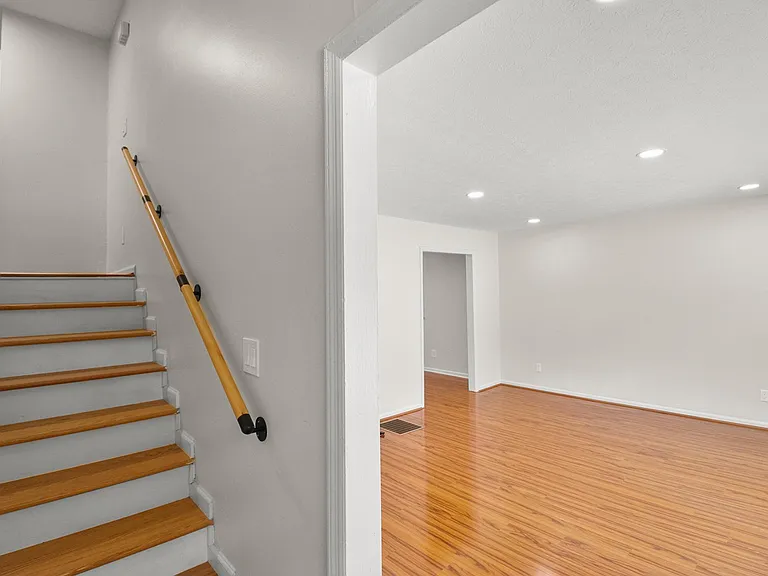 1399 Lockwood Dr SW — Photo 15