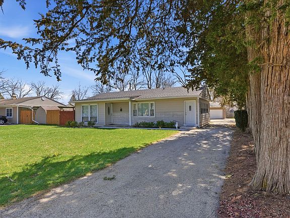 2nd image of 117 Hook Rd