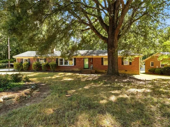 2311 Bonnie Ln, Summerfield, NC 27358