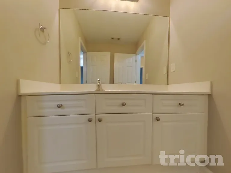 1060 Middlebrooke Dr — Photo 19