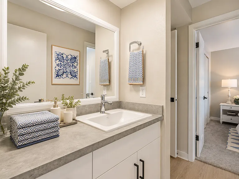 Cottonwood Creek Apartments — Photo 5