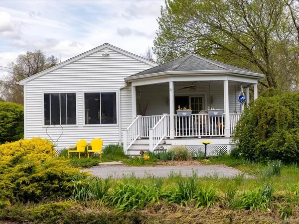 27 Otrobando Avenue, Norwich, CT 06360