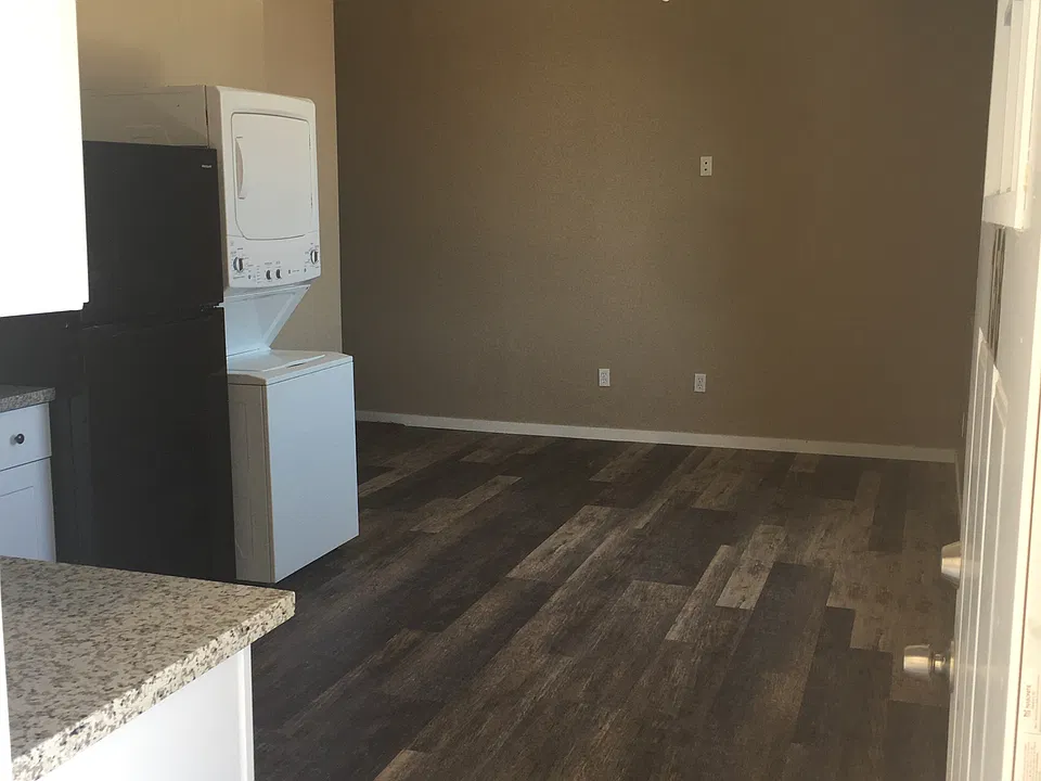 160 N Main St #158