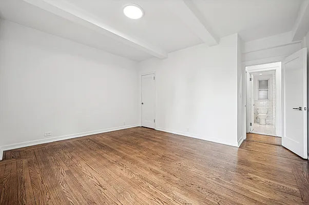 Rented by Cooper & Cooper Real Estate | media 7