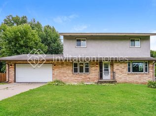 5245 Triton Dr, Golden Valley, MN 55422