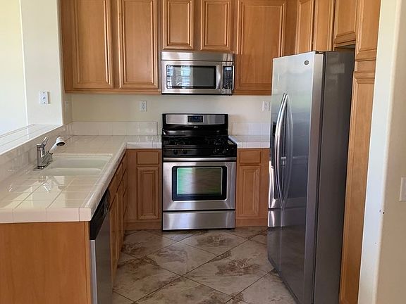 3rd image of 35960 Lindstrand Ave Unit 6