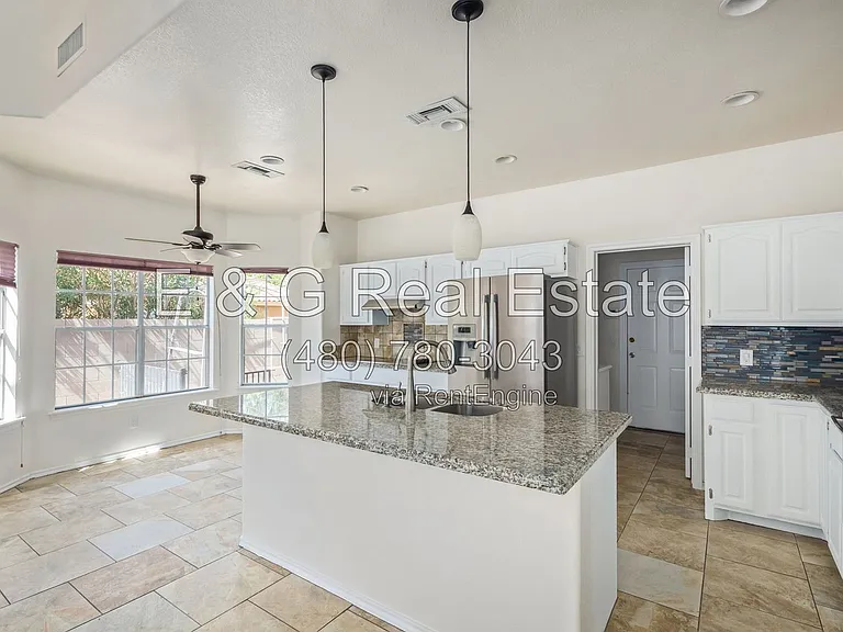 8495 S Maple Ave — Photo 7