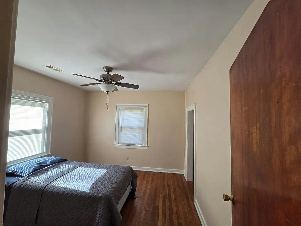 325 W Lynn St