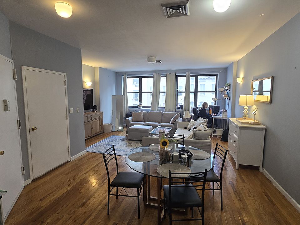 1st image of 114 Lexington Ave APT 3