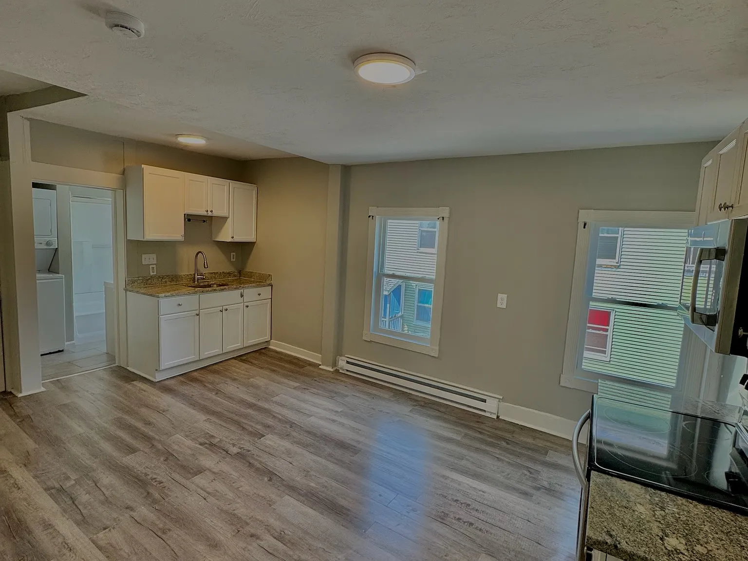 2 bed, 800 sqft, $1,800 — Photo 1