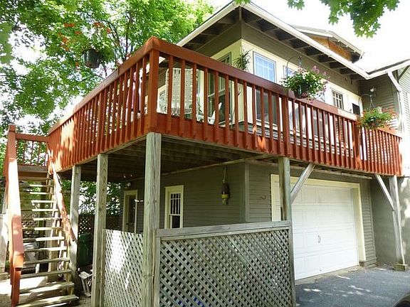 4th image of 221 Shelburne Rd