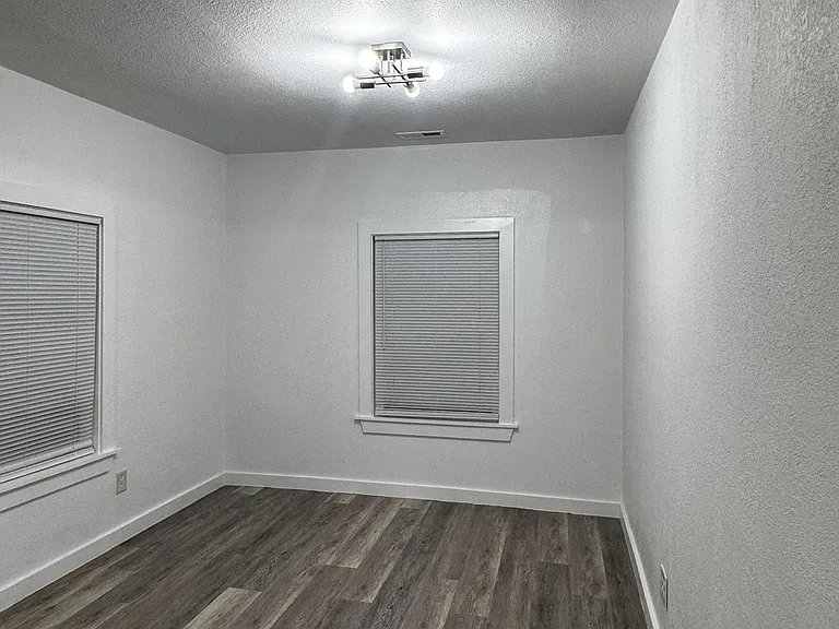 308 E Greeley St — Photo 8