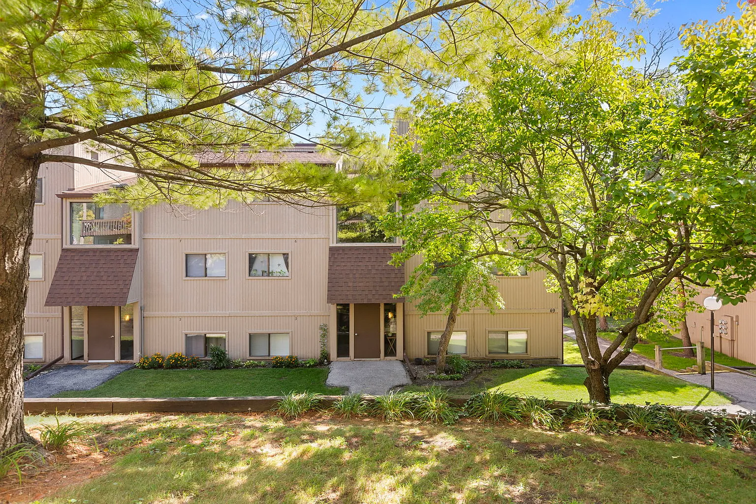 49 Oak Hill Colony APT 12 photo 1