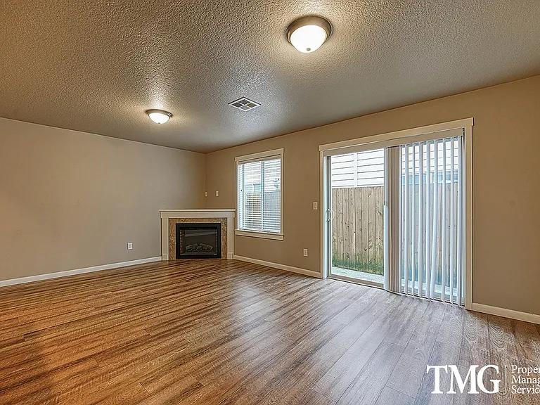 9807 NE 76th Way — Photo 10