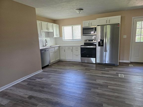 5th image of 3054 Wadsworth Ct