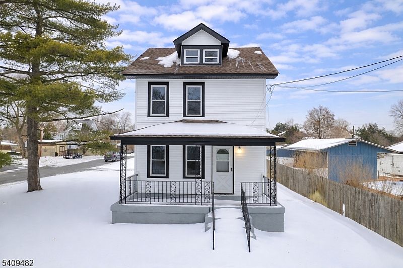 1st image of 406 Burnt Mill Rd