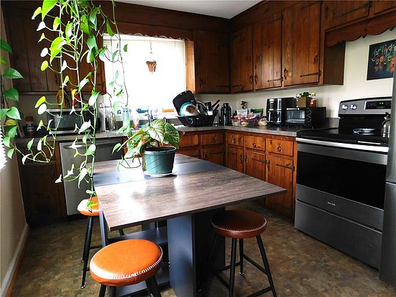 3rd image of 2125 Baird Rd