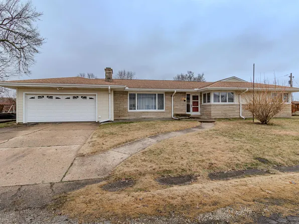 406 Lakeside Ave, Pekin, IL 61554