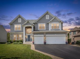 1470 Boulder Bluff Ln, Algonquin, IL 60102