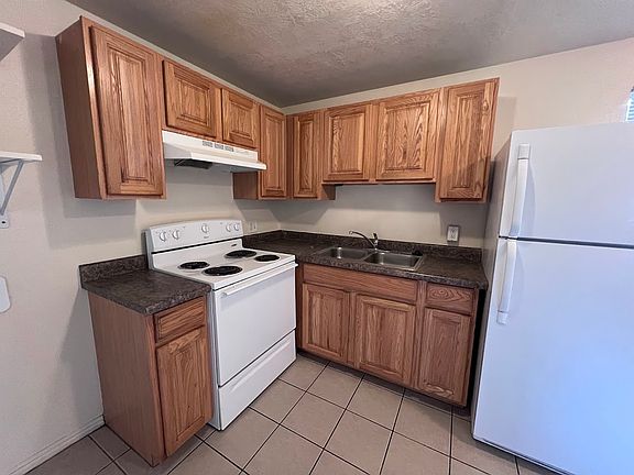 3rd image of 615 E 700 S #2B-1Ba-730Sqft