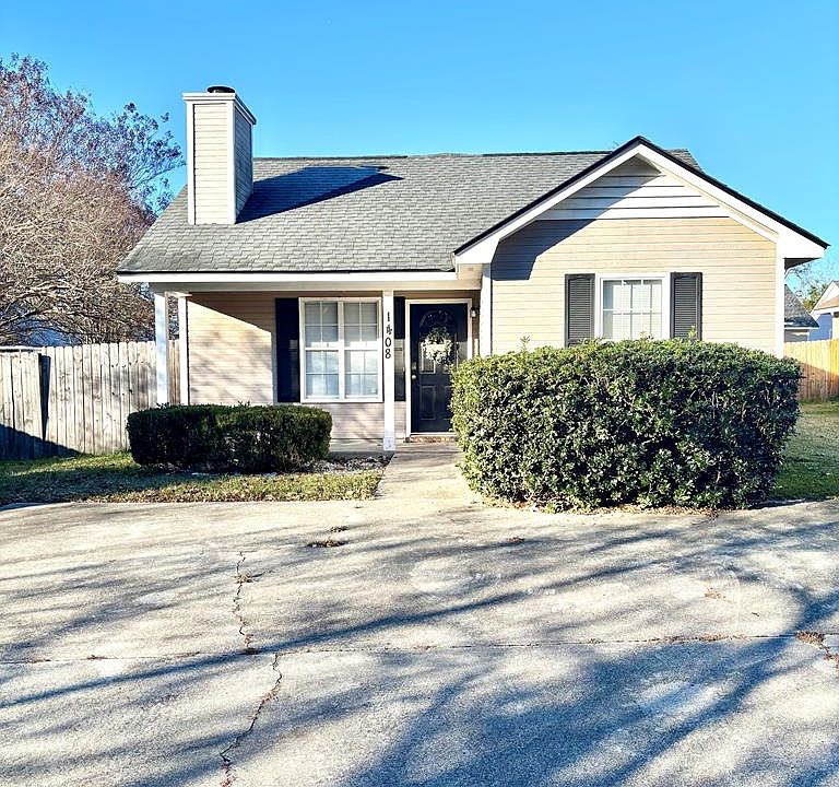 1st image of 1408 Strickland Cir