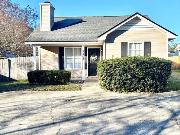 1408 Strickland Cir, Valdosta, GA 31601