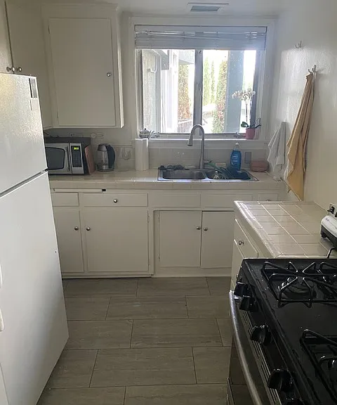 447 Landfair Ave #1 — Photo 6
