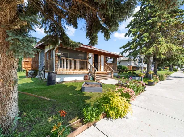 318 S Main St, Ferintosh, AB T0B 1M0
