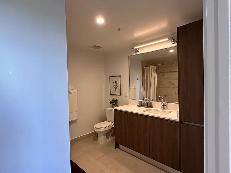 2515 NE 183rd St #B1 — Photo 15