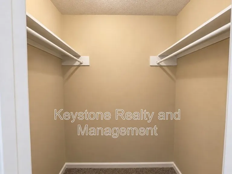 1375 Thompsonville Ln #18 — Photo 10