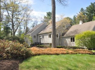 42 Stacey Cir, Concord, MA 01742