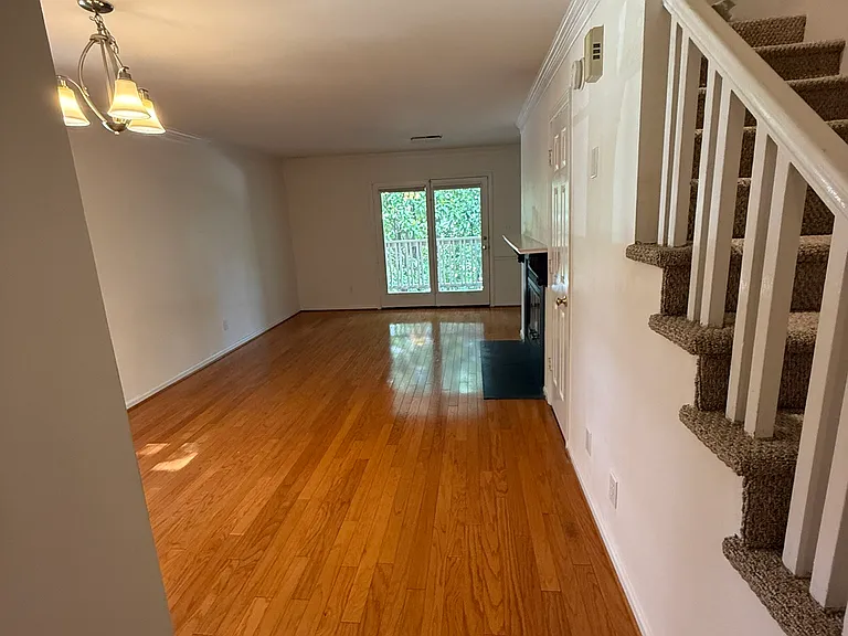 333 Circle Ave #E — Photo 14
