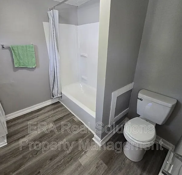 2590 Parkwood Ave #2590 — Photo 13