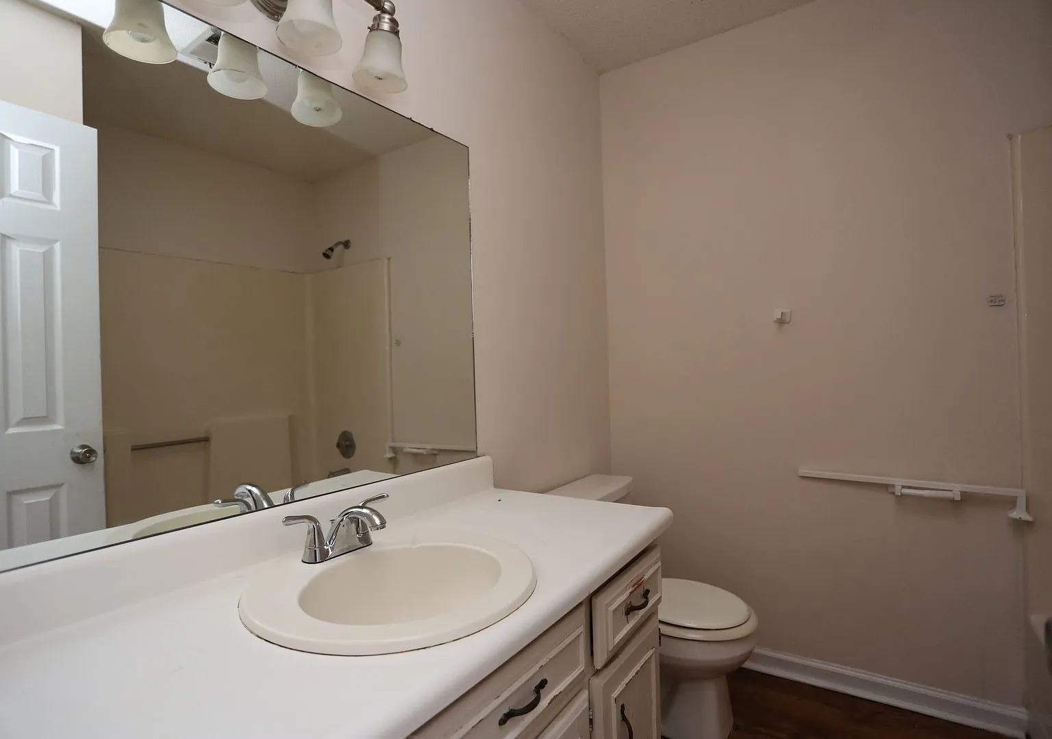 2 Bedroom at Stadium Walk — Photo 2