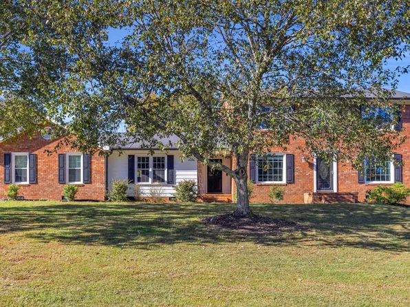 225 Stonegate Ct, Easley, SC 29642