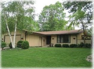 2119 Clover Ln, Appleton, WI 54915