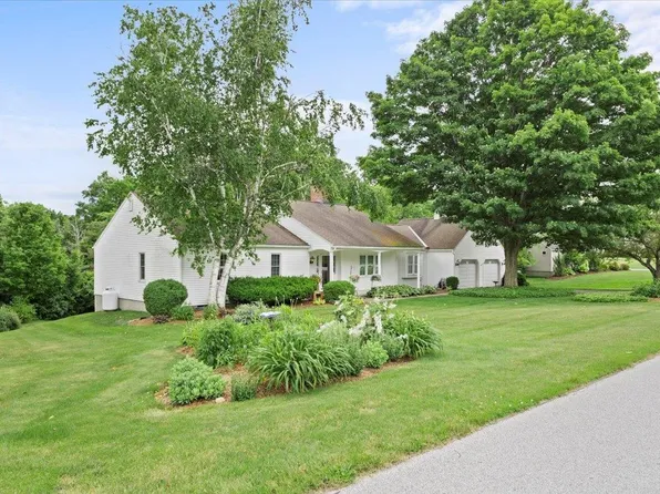 10 Stonehedge Drive, Bennington, VT 05201