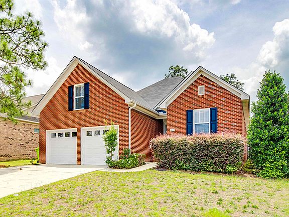3rd image of 404 Summit Hills Cir