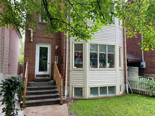 72 Vermont Ave, Toronto, ON M6G 1X9