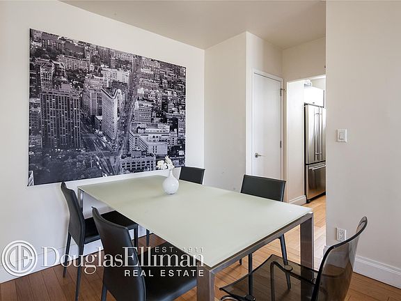 3rd image of 211 E 46th St #34A