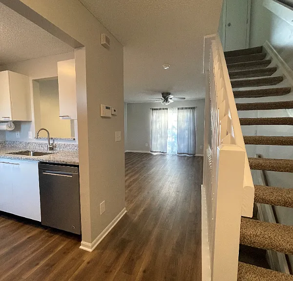 1697 Ridgebury Dr — Photo 3